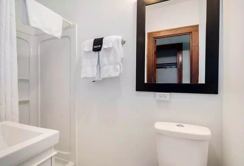 Historic Hotel Nichols