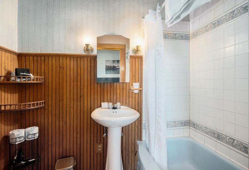 Historic Hotel Nichols