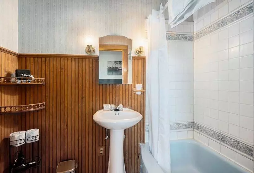 Historic Hotel Nichols