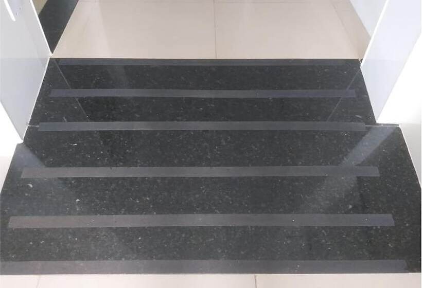 Капсульный Oтель Mais Hotel Express