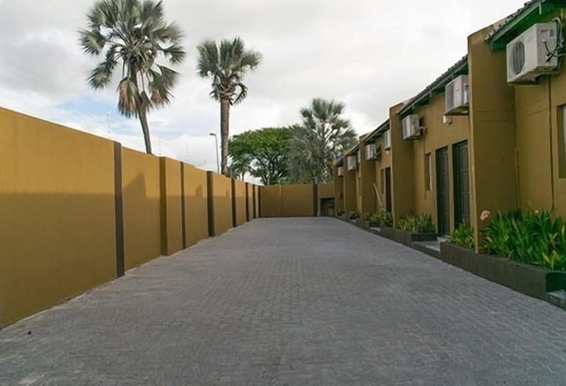 هتل Ekamuti Town Lodge