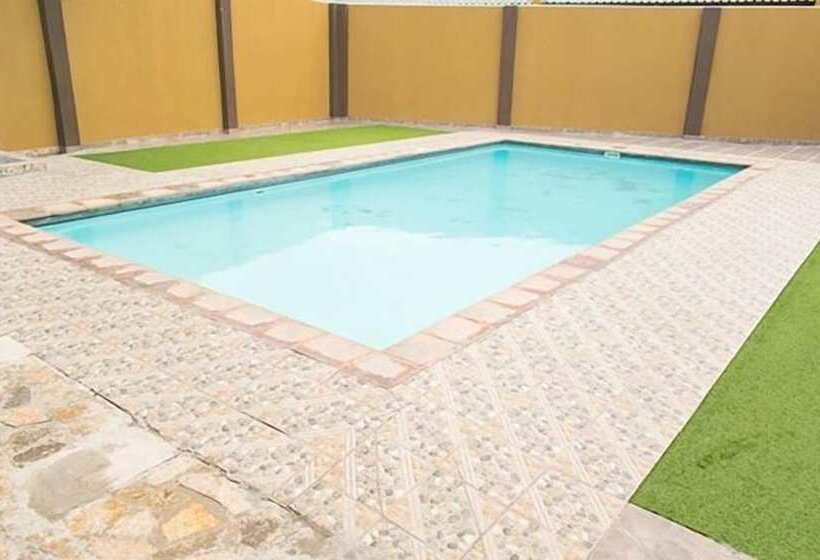 هتل Ekamuti Town Lodge