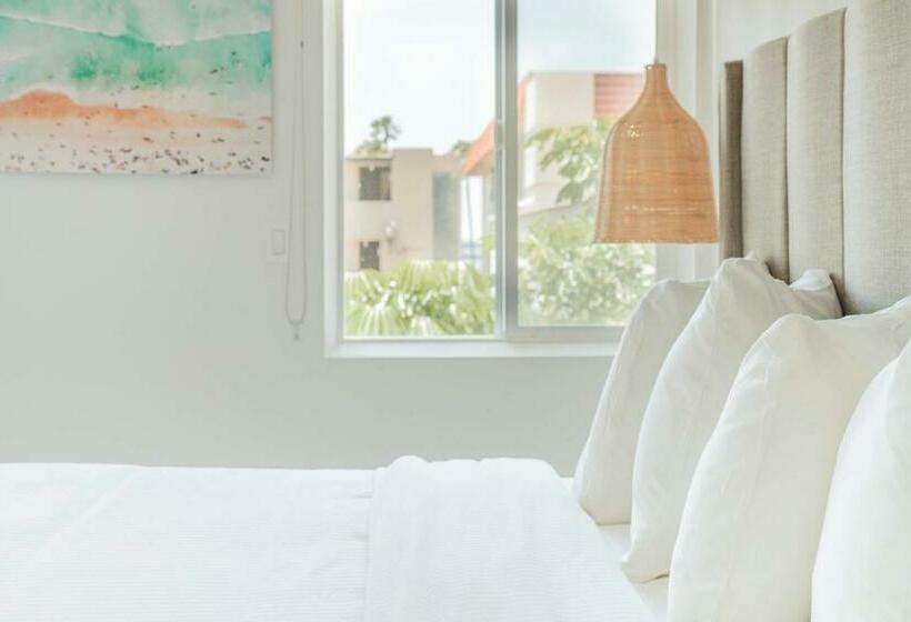 ホテル The Belmont Shore Inn