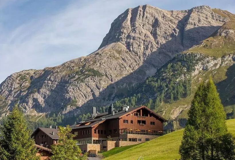 リゾートホテル Alpenparks Hotel & Apartment Arlberg Warth Mit Pool