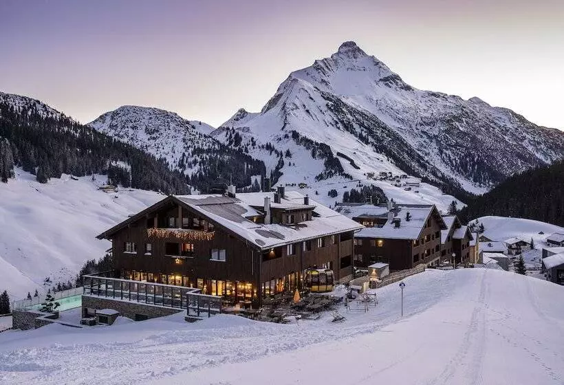 リゾートホテル Alpenparks Hotel & Apartment Arlberg Warth Mit Pool