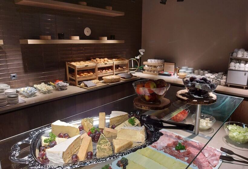 אתר נופש Alpenparks Hotel & Apartment Arlberg Warth Mit Pool