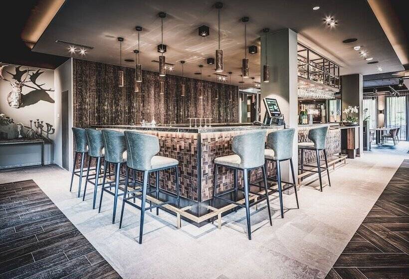 אתר נופש Alpenparks Hotel & Apartment Arlberg Warth Mit Pool