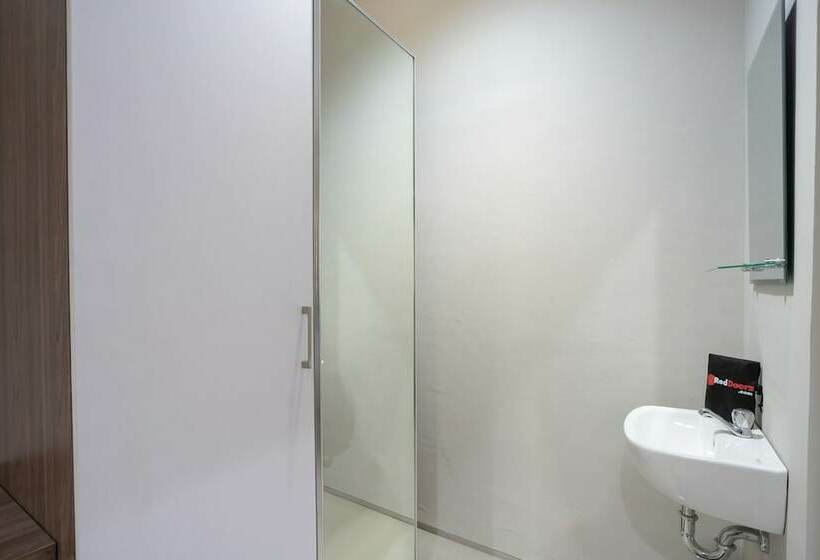 فندق Reddoorz Plus Near Jiexpo Kemayoran