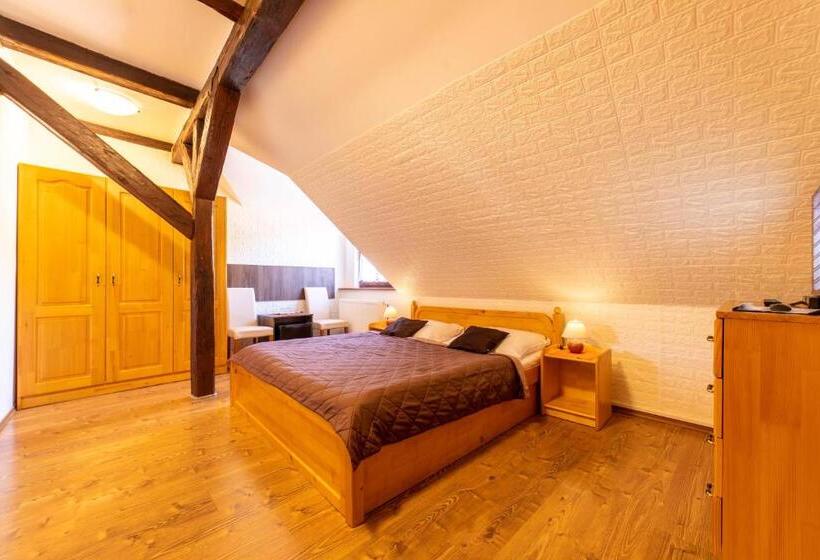 پانسیون Penzión Zemianska Kúria