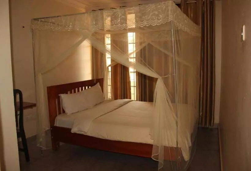 تختخواب و صبحانه Motel Tuku Masindi