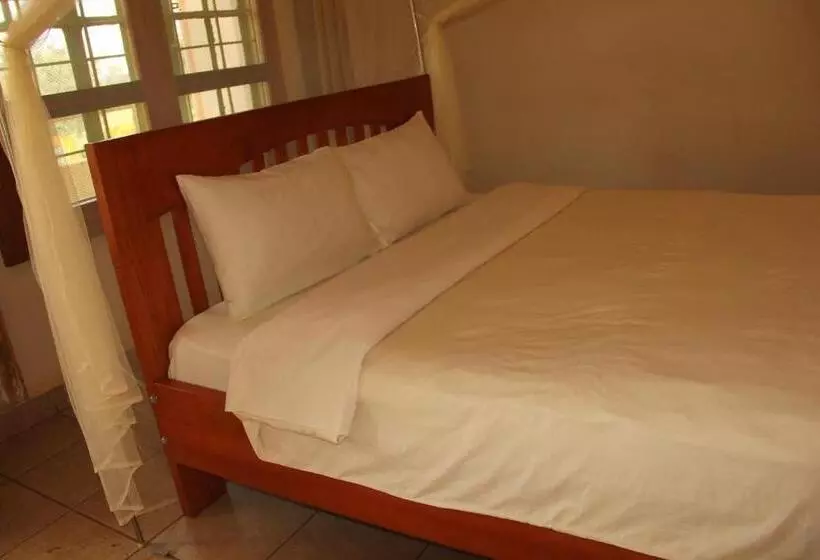 تختخواب و صبحانه Motel Tuku Masindi