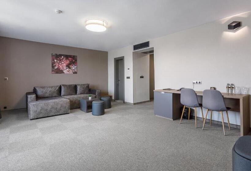 فندق Complex Jitomir