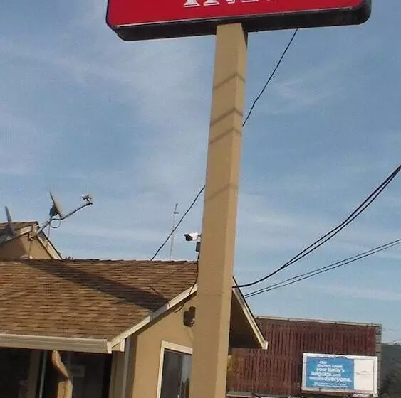 ホテル Laurel Inn