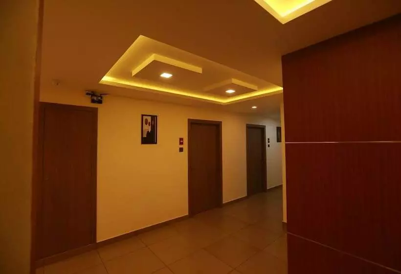 Hotelli The Crescent Suites