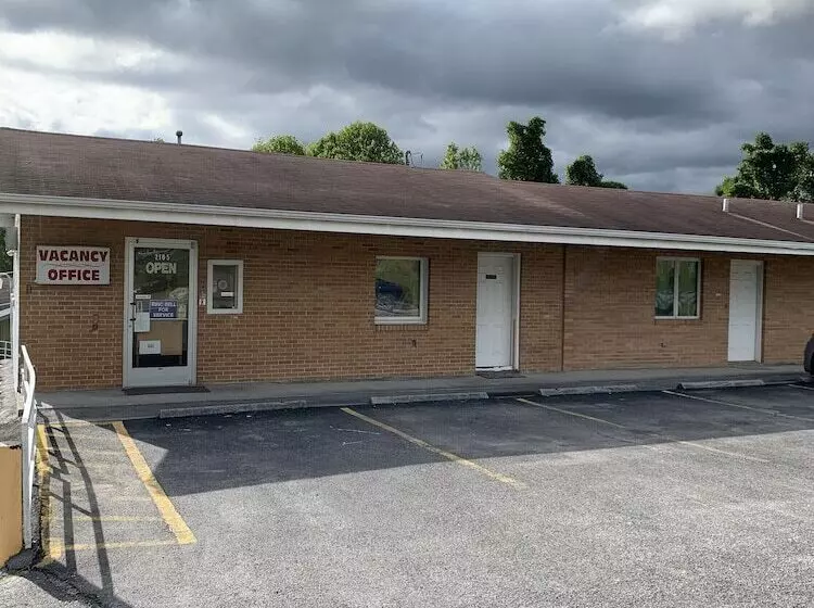 モーテル Boone Trail Inn