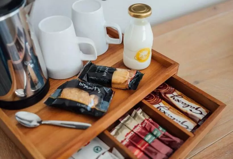 تختخواب و صبحانه The Bell Inn