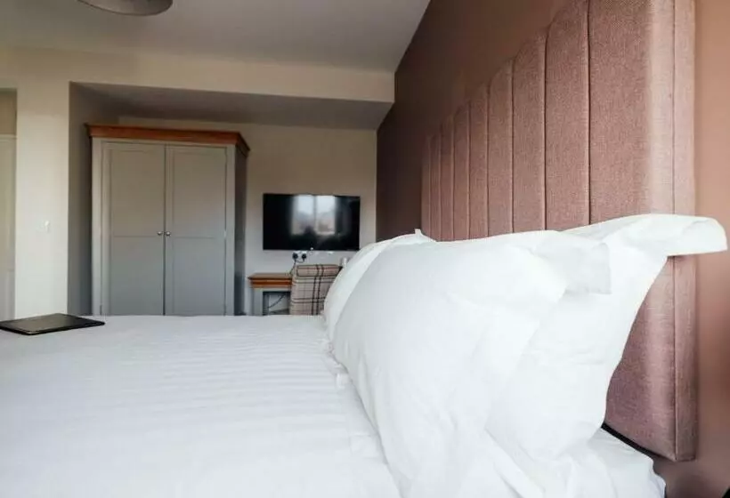 تختخواب و صبحانه The Bell Inn