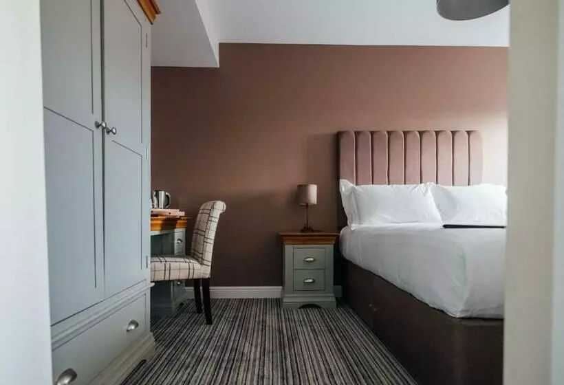 تختخواب و صبحانه The Bell Inn