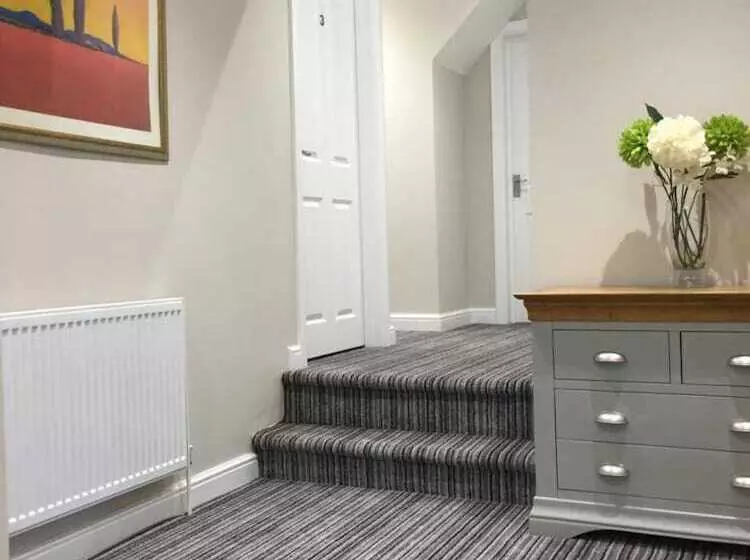 تختخواب و صبحانه The Bell Inn