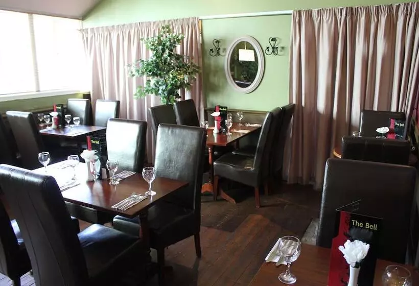 تختخواب و صبحانه The Bell Inn