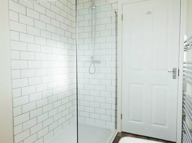 تختخواب و صبحانه The Bell Inn