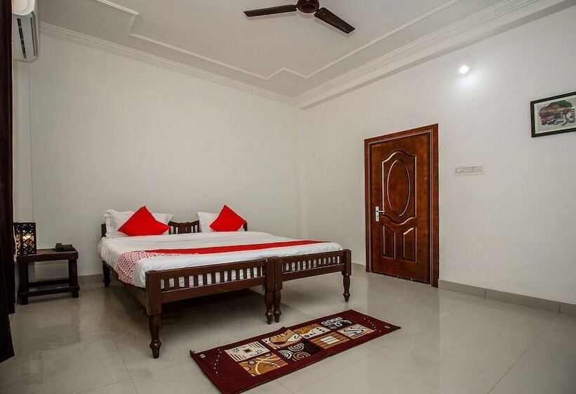 فندق Capital O 18272 Lambodar