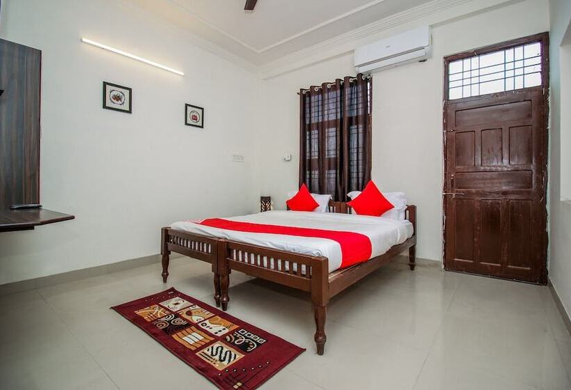 فندق Capital O 18272 Lambodar