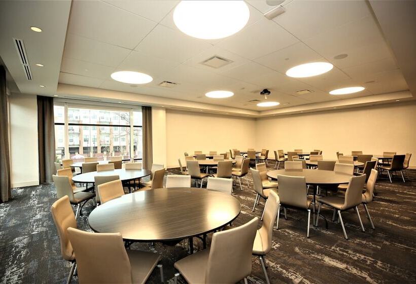 فندق Holiday Inn Express & Suites   Charlotte   South End, An Ihg