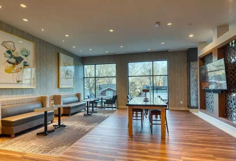 Hotelli Holiday Inn Express & Suites   Charlotte   South End, An Ihg