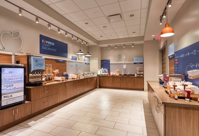 فندق Holiday Inn Express & Suites   Charlotte   South End, An Ihg