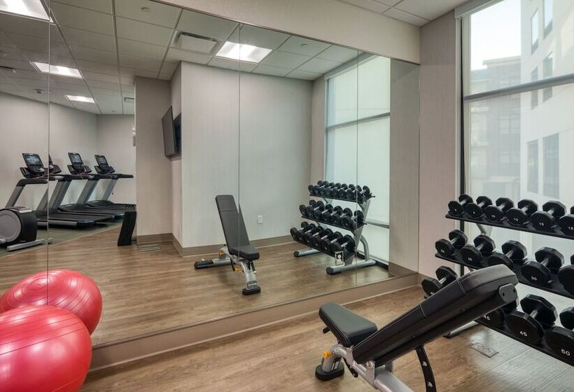 فندق Holiday Inn Express & Suites   Charlotte   South End, An Ihg