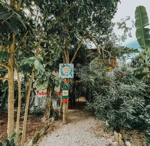 هتل Hostal Mulut Tulum