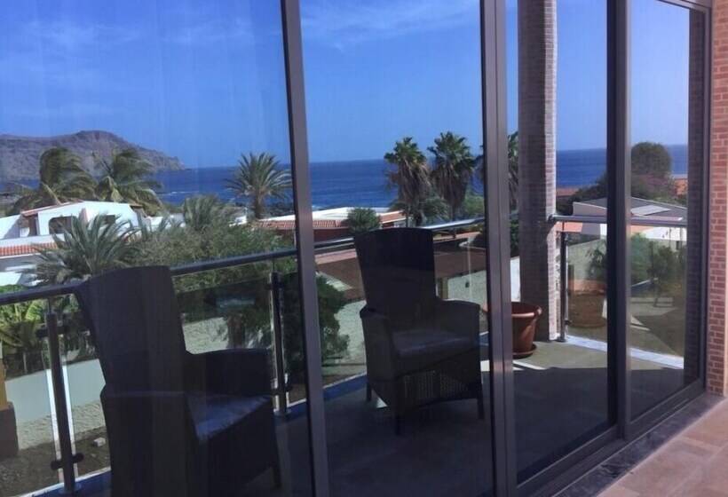 تختخواب و صبحانه Tarrafal Beach Guesthouse