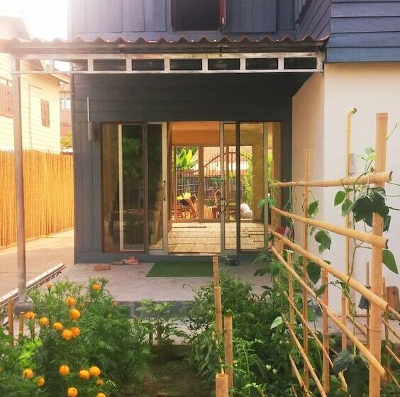 تختخواب و صبحانه Vanpila