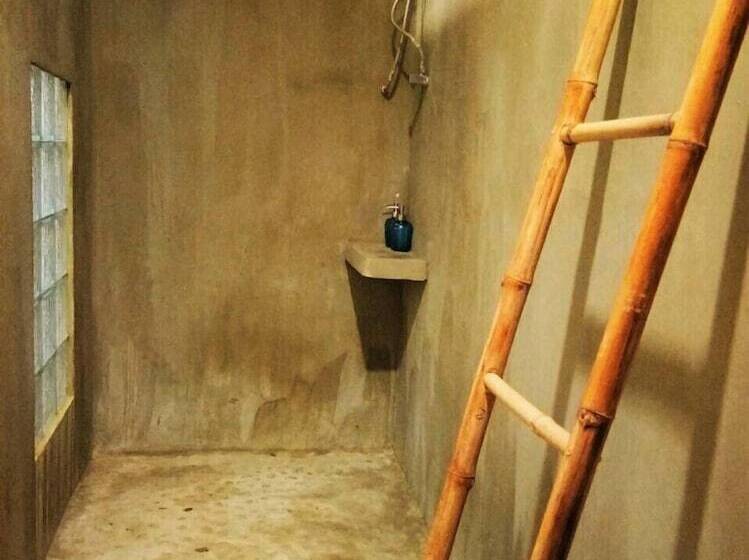 تختخواب و صبحانه Vanpila