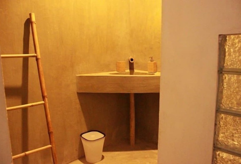 تختخواب و صبحانه Vanpila