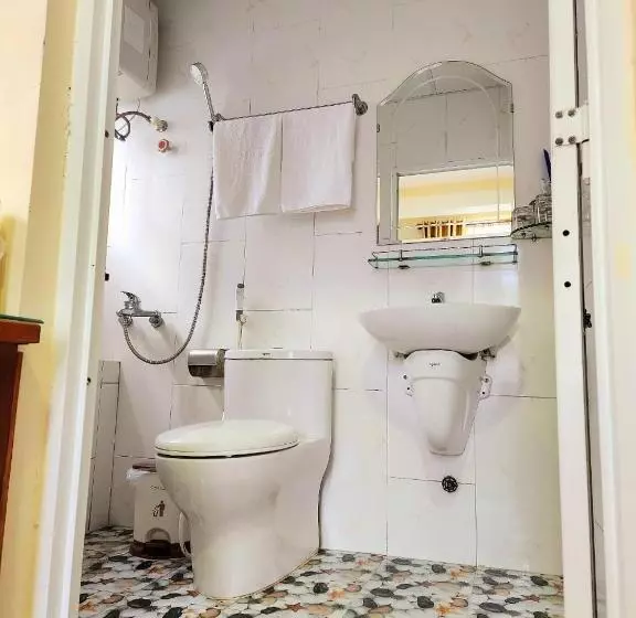 Bình đào Hotel   Khách Sạn Ngay Trung Tâm Giá Rẻ