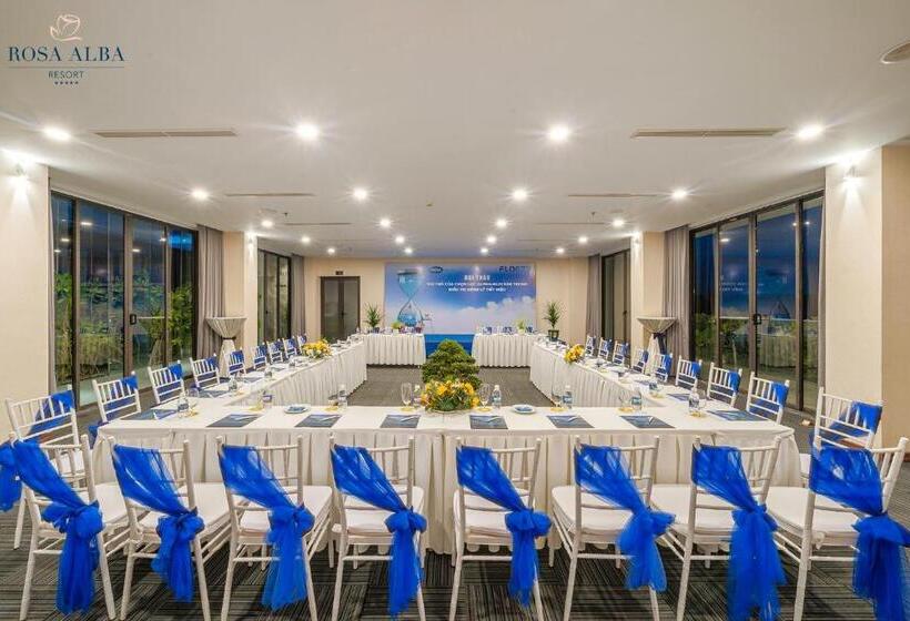 בית מלון כפרי Rosa Alba Resort & Villas Tuy Hoa