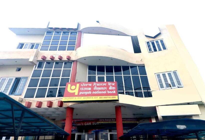 Oyo 18570 Hotel Jazz