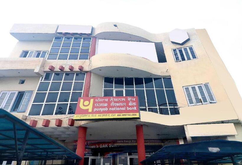 Oyo 18570 Hotel Jazz