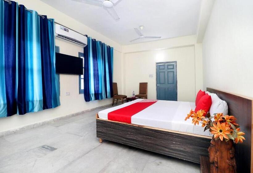 Oyo 18570 Hotel Jazz