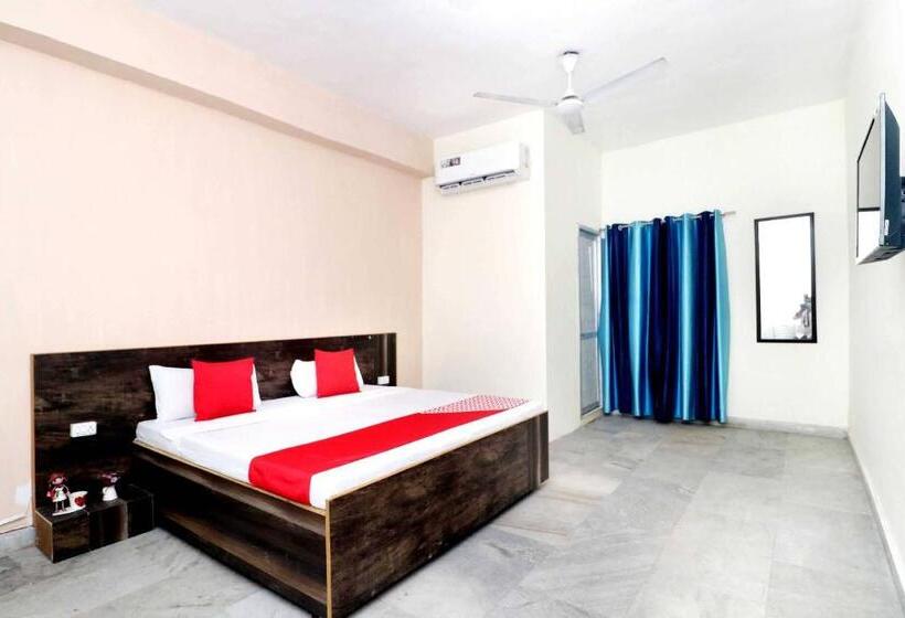 Oyo 18570 Hotel Jazz