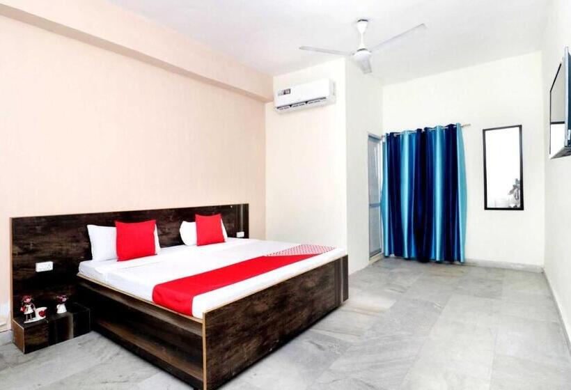 Oyo 18570 Hotel Jazz