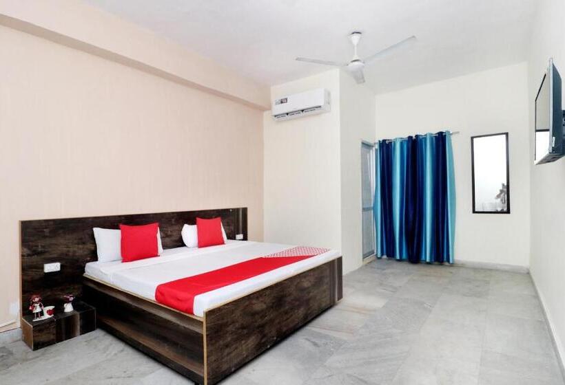 Oyo 18570 Hotel Jazz