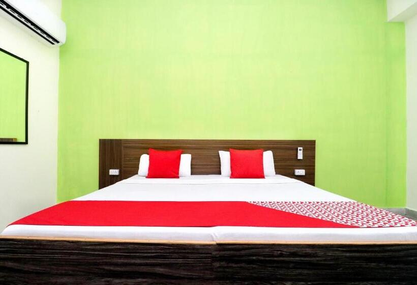 Oyo 18570 Hotel Jazz