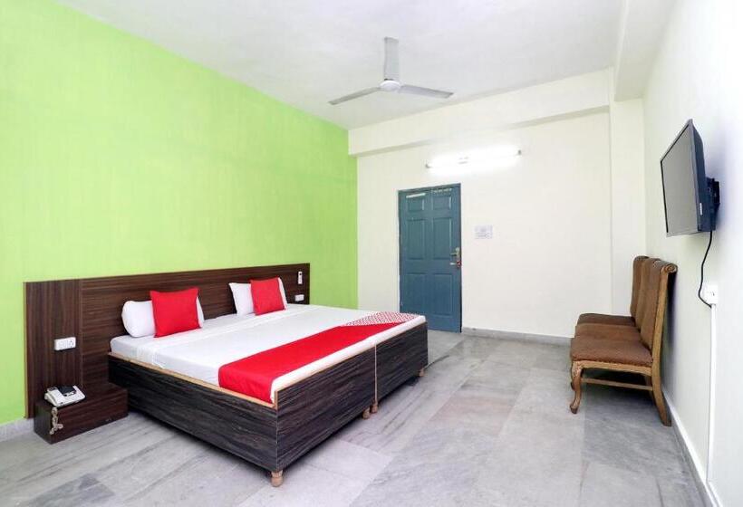 Oyo 18570 Hotel Jazz