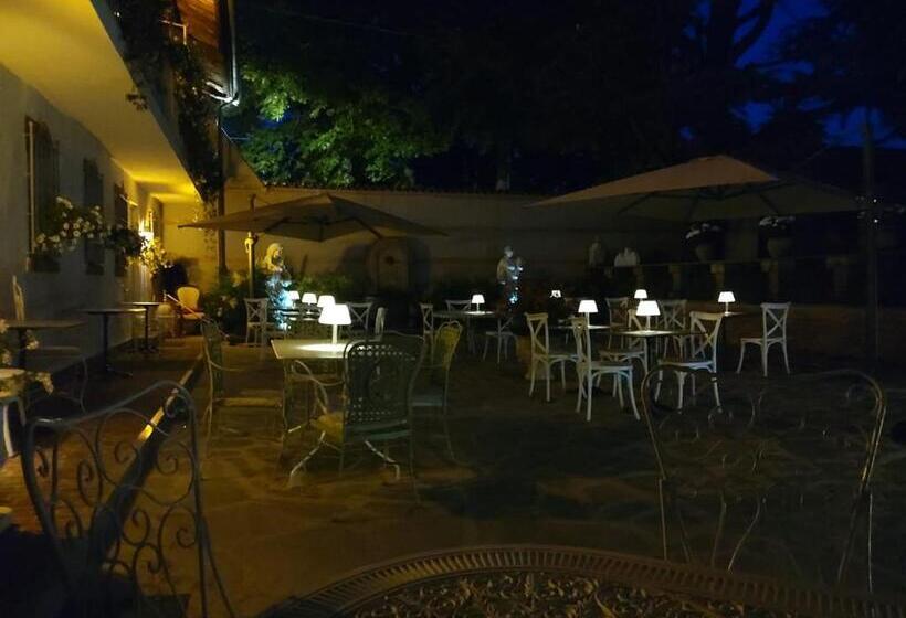 膳宿费 Antica Villa Cuneo  Guest House   B&b E Non Un Hotel A Cuneo