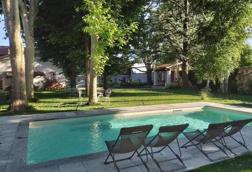 ペンション Antica Villa Cuneo  Guest House   B&b E Non Un Hotel A Cuneo