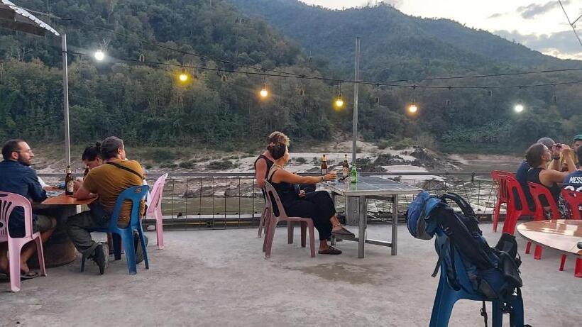 پانسیون Janh Ya Phone Guesthouse