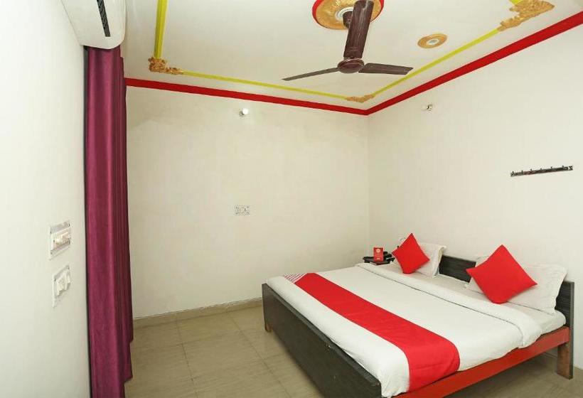 Hotell Oyo 17329 R K
